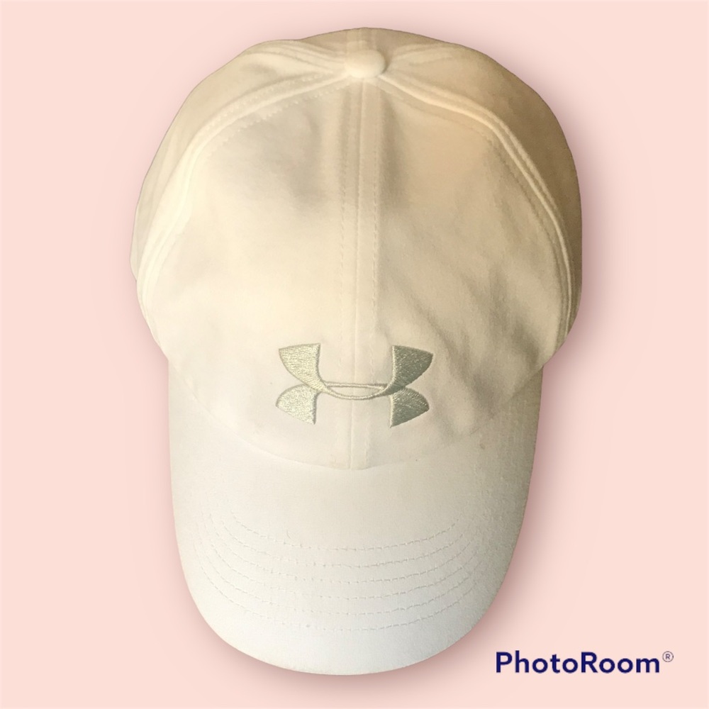 Womens under armour white hat with adjustable brass cup-let on the back One size
